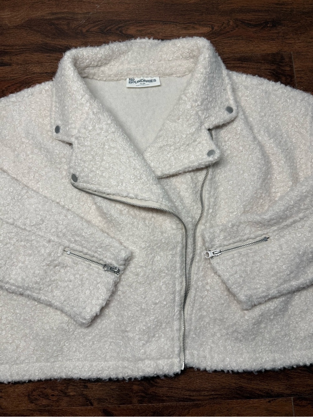 No Boundaries Women’s Cream Bouclé Zip-Up Moto Sweater Jacket